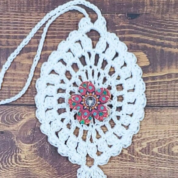 Geometric Flower on White Bloom Charm