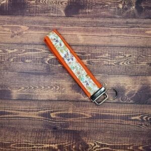 Daisy Drift Wristlet