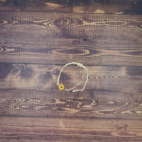 Classic Sunflower Bracelet in Natural/Cream