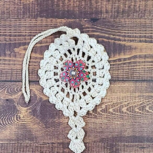Geometric Flower on Natural Bloom Charm